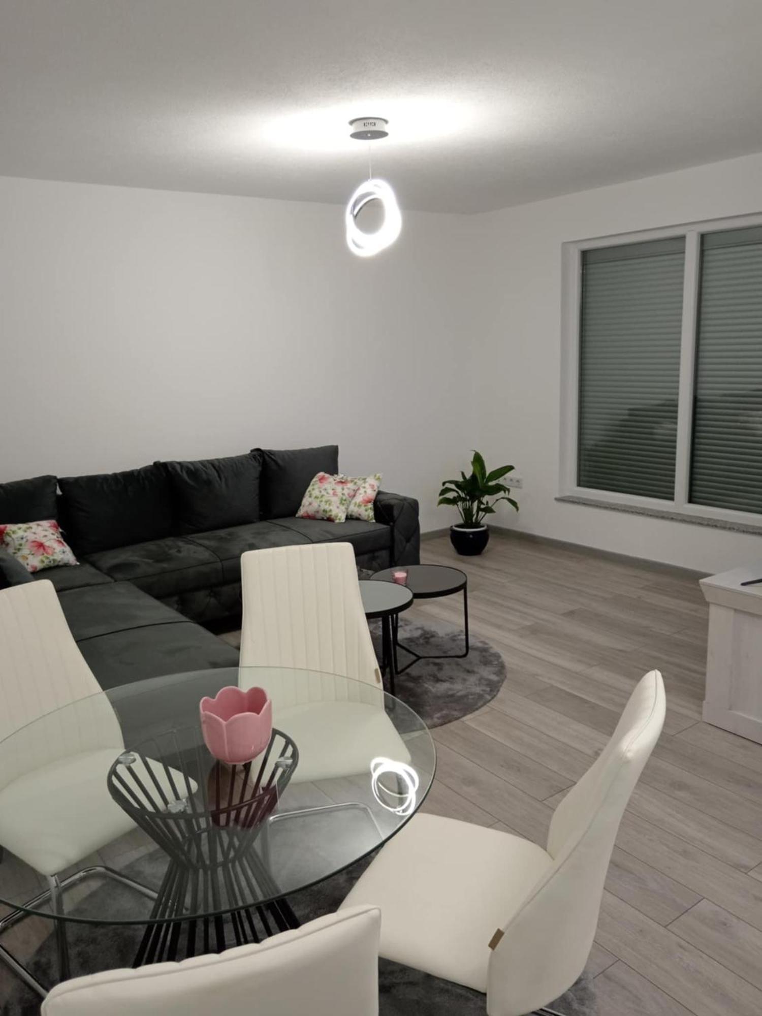 Sokak Apartment *